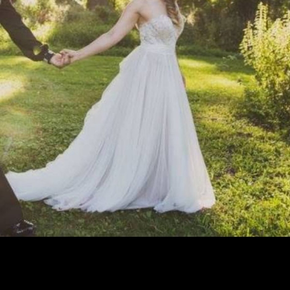 Willowby by Watters Wedding Gown, SZ 4 - Picture 6 of 7